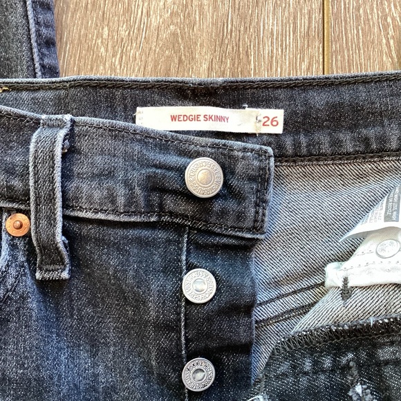 Levi’s Wedgie skinny Jeans Size 26 in Charcoal - Picture 3 of 6